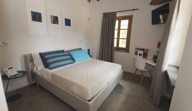 Magnum Queen Room with Garden View