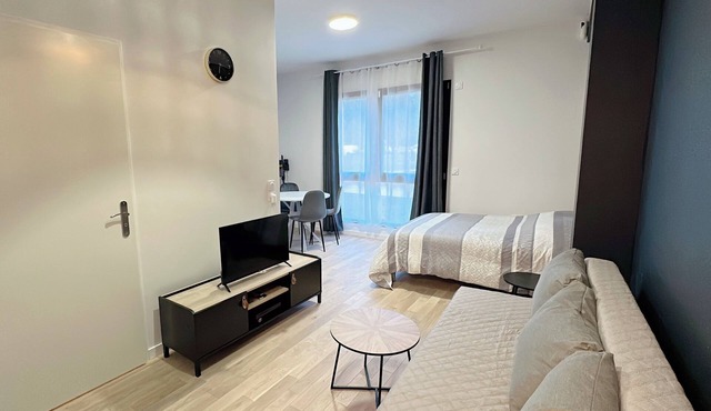 Modern, fully-equipped apartment