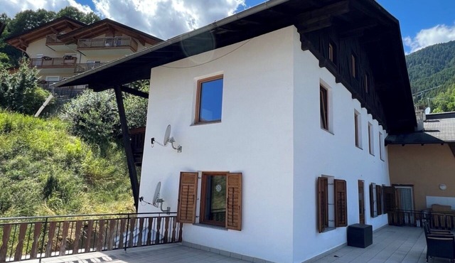 neu Renovierte Apartmenthaus "ferientreff-stilfs " mit Blick ins Etschtal