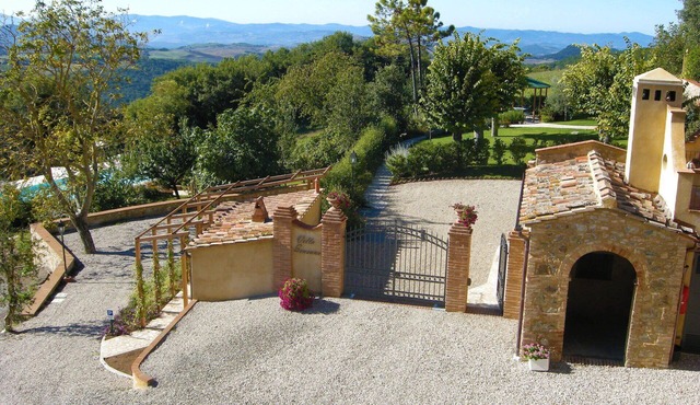 Nice apartment for 6 people with WIFI, pool, TV and pets allowed, close to San Gimignano