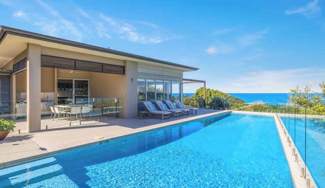Osprey Luxury Clifftop Retreat with Ocean Views in Sapphire Beach