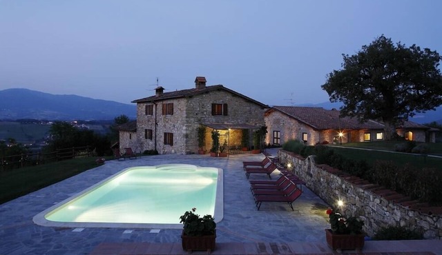 Panoramic villa with heated pool, party room and catering on demand