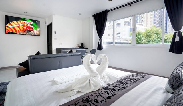 rooms are all city view