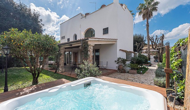 Seaside Villa Rome Pool & Sauna