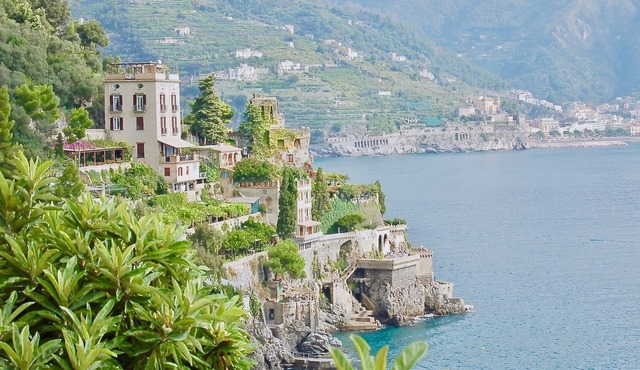SELENE - Eight Bedroom Villa, Sleeps 16