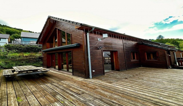 Spacious French Chalet Stay for 10