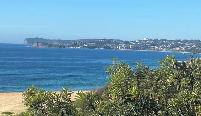 Spacious holiday house ducted air conditioning walk to beach. In ground pool.
