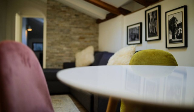 Strudel home, under-roof apartment in the heart of the old town