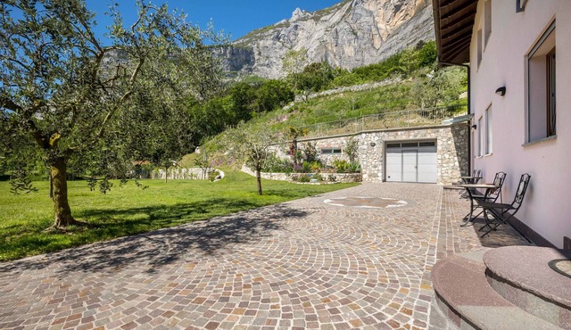 Studio 'Monte Brento Gaggiolo 2' with Mountain View and Private Garden