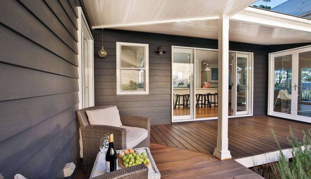 This Is It - stylish 4-bedroom Vincentia retreat