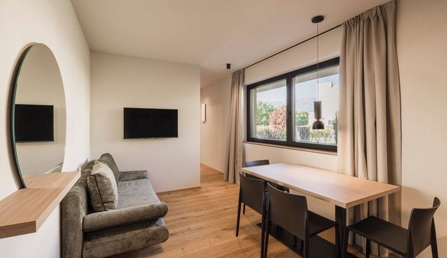 Trianglhof Apartment 'Bozen' Southwest View and Private Garden