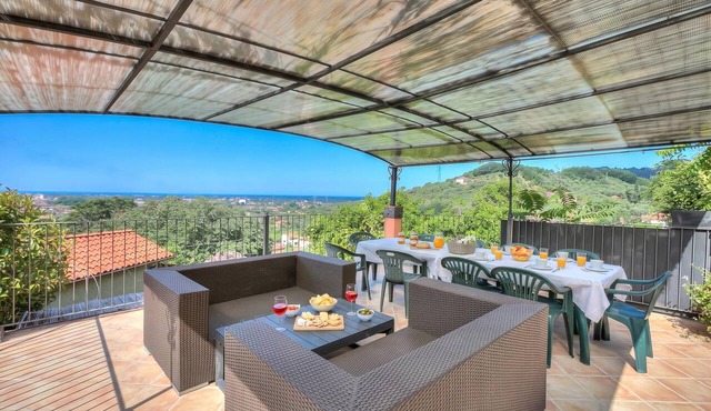 Villa Aurora With Amazing View, Seravezza, Italy