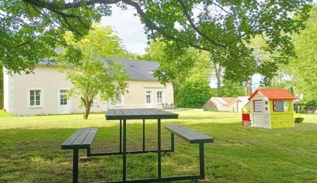 Villa Esperanza Vacation Rental (sleeps 2–5), 200 m from the castle, 25 min from the zoo