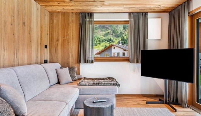 Villa Sofia Apartment 'S' with Mountain View, Private Terrace and Wi-Fi