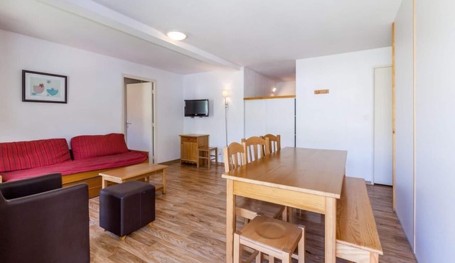 Wifi, 50m from shops, swimming pool, sauna, hammam, balcony, tv, ski locker, 42-45m², Val d'Allos