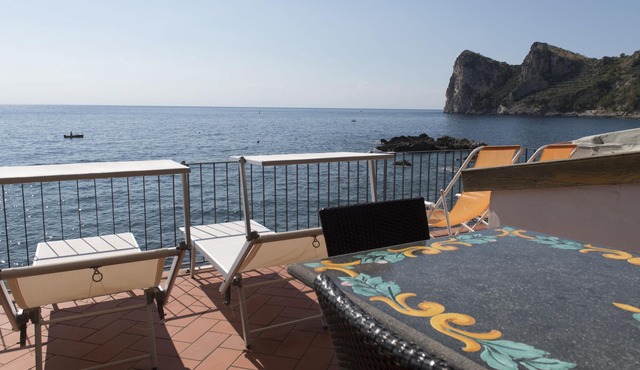 Wonderful apartment on the sea