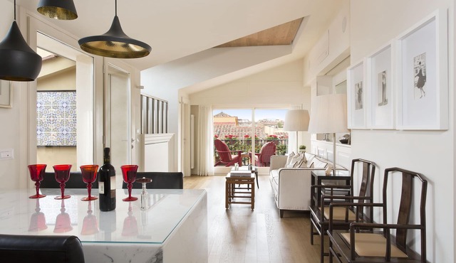 Your quiet haven at Ponte Vecchio - Views, terraces and luxuriously renovated