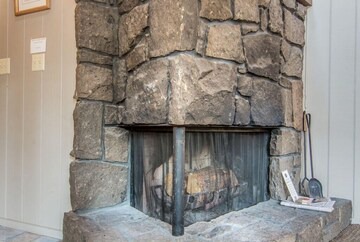 15 Quartz Mountain Lane in Sunriver