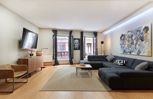 150 m² Apartment ∙ 3 bedrooms ∙ 12 guests