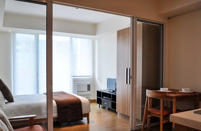 1BR Beach View @ Azure Miami 1706