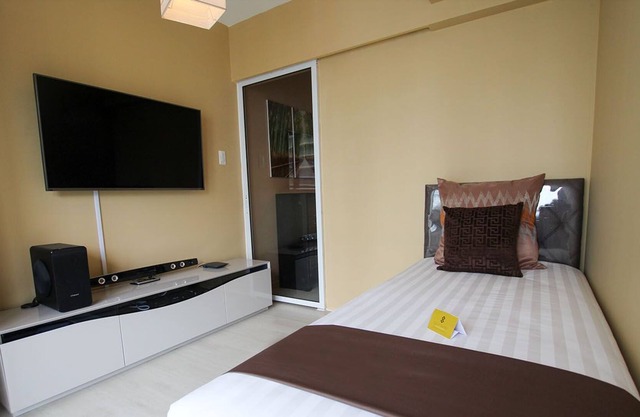 2-BR Beach View @ Miami 1216