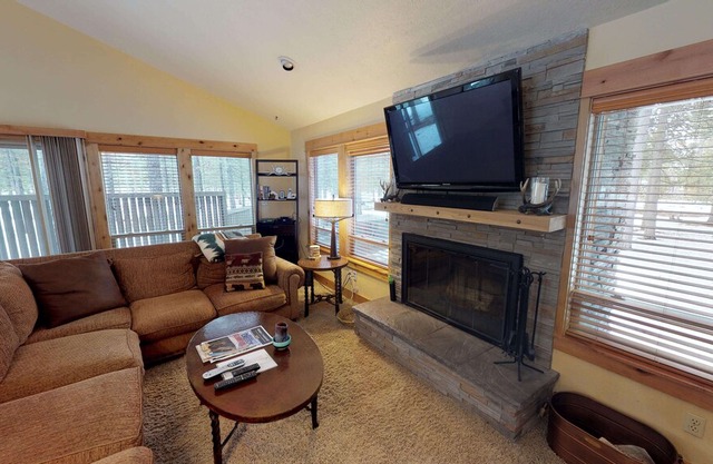 4 Pine Bough Lane | 3 BR / 2 BA, Sleeps 8