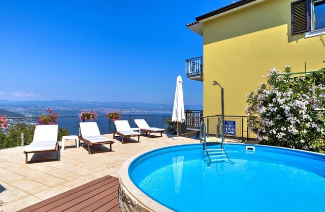 Apartment Laurus-2 by Interhome