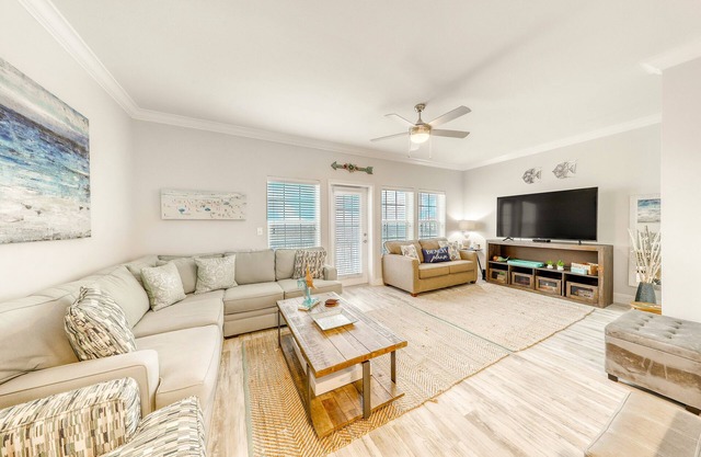 Bright Townhome Steps from the Sand W/Shared Pool, Ocean View & Private Balcony