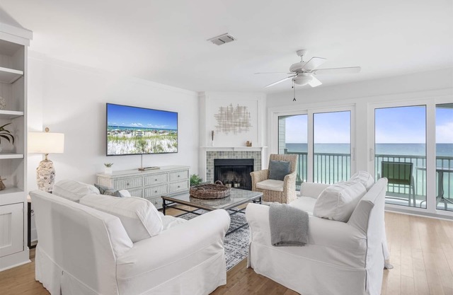 Corner GULF FRONT unit and Renovated - Endless Gulf Views - `Sea You Again`