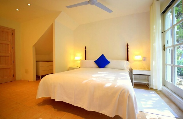 Fantastic villa Cala Padri with sea views and private pool in d.