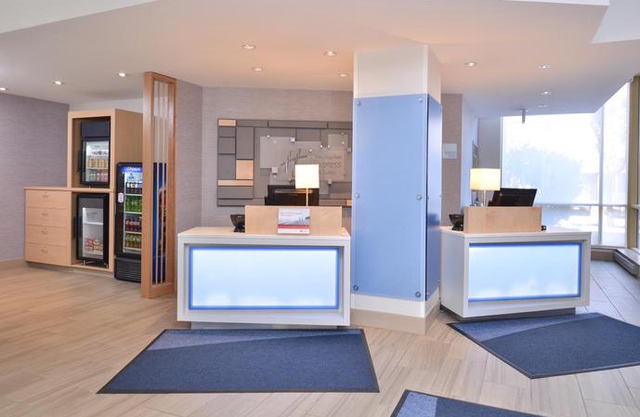 Holiday Inn Express & Suites Buffalo Downtown