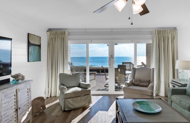Modern Gulf Front Townhome, Seacrest Beach + Free Attraction Tickets!