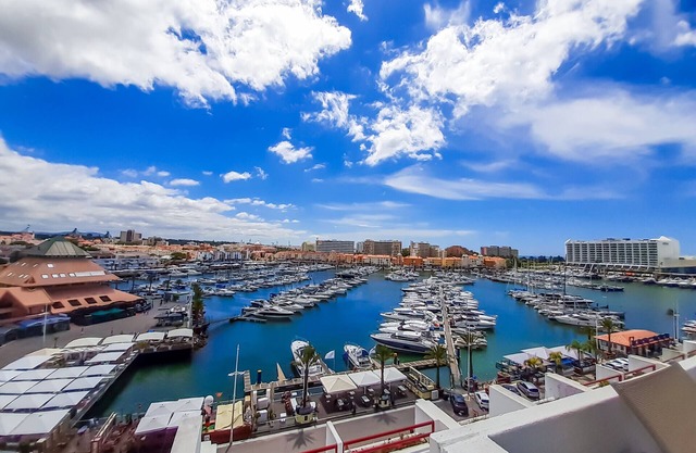 Penthouse Triplex L25 | T2 HsR Vilamarina