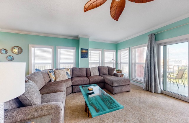 Second Floor Condo a/Ocean View, Shared Pool & Hot Tub, High-Speed WiFi, & W/D