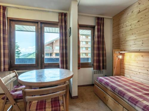 Studio rénové avec balcon à Méribel, idéal pour vacances ski - FR-1-355-76