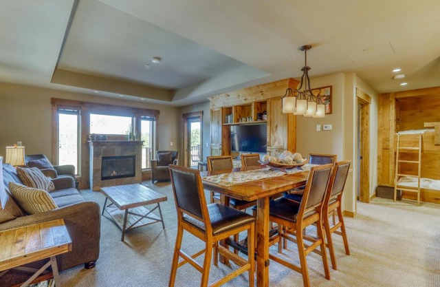 Trailhead Lodge #201