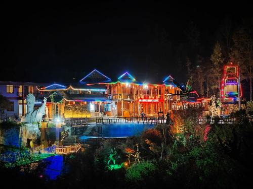 Wulingyuan House | 张家界熊风艺术园森林有约民宿