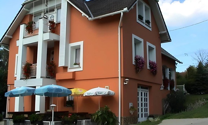 Abaliget Bed & Breakfast | 12 m² Bed and breakfast ∙ 2 guests
