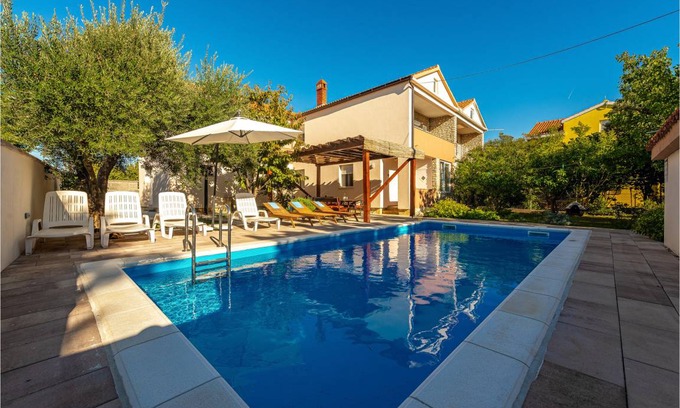 Vrsi House | 139 m² House ∙ 4 bedrooms ∙ 10 guests