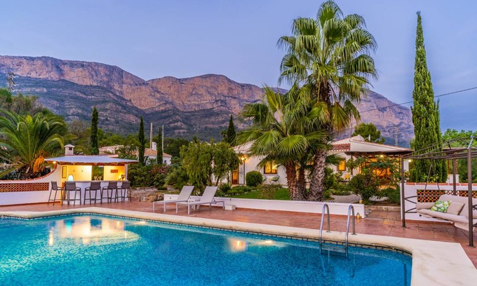 Ermita Villa | 212 m² Villa ∙ 3 bedrooms ∙ 6 guests