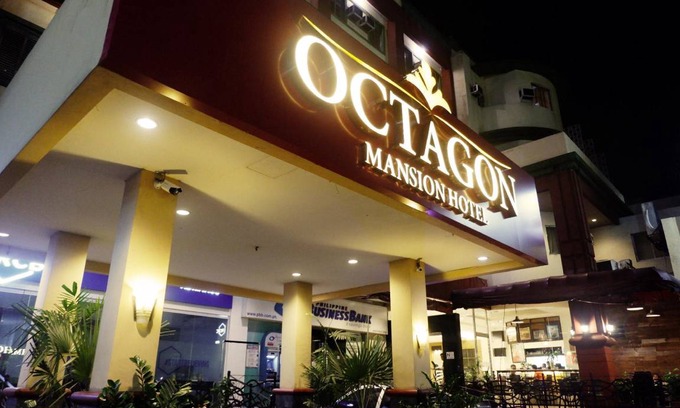 Ermita Night District Hostel | 24 m² Hostel ∙ 127 guests