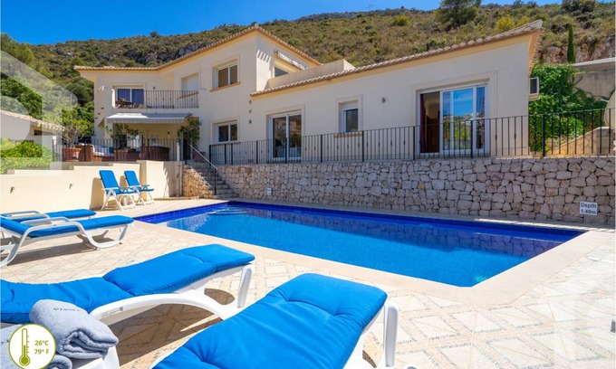 El Portet Villa | 324 m² Villa ∙ 3 bedrooms ∙ 6 guests