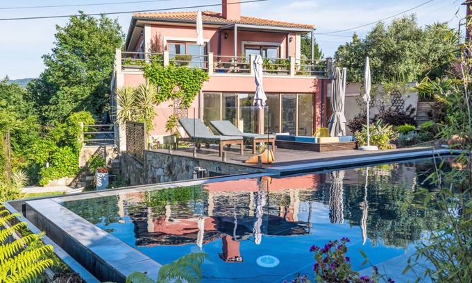 Ponte de Lima Villa | 350 m² Villa ∙ 6 bedrooms ∙ 12 guests