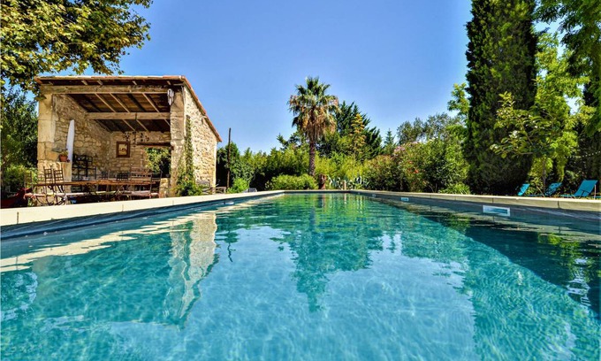 Tarascon House | 366 m² House ∙ 5 bedrooms ∙ 10 guests