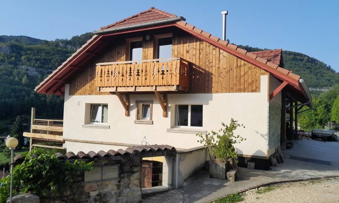 Saint-Ursanne Apartment | 39 m² Apartment ∙ 1 bedroom ∙ 3 guests