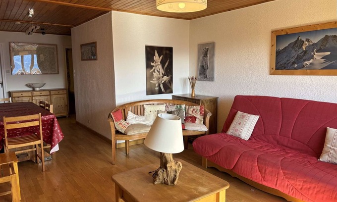 Viel-Alpe Apartment | 4-Room Apartment for 8 in L'Alpe d'Huez – Near Ski Lifts, WiFi, Pet-Friendly, South-Facing Balcony