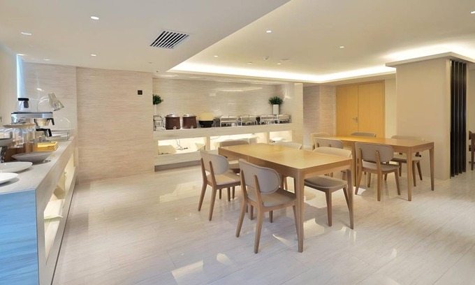 Yanta Qu Hotel | 45 m² Hotel ∙ 4 guests