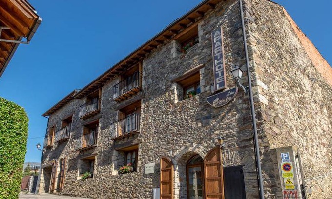 Llivia Apartment | 50 m² Serviced apartment ∙ 4 guests