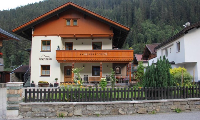 Lanersbach Apartment | 53 m² Apartment ∙ 2 bedrooms ∙ 4 guests