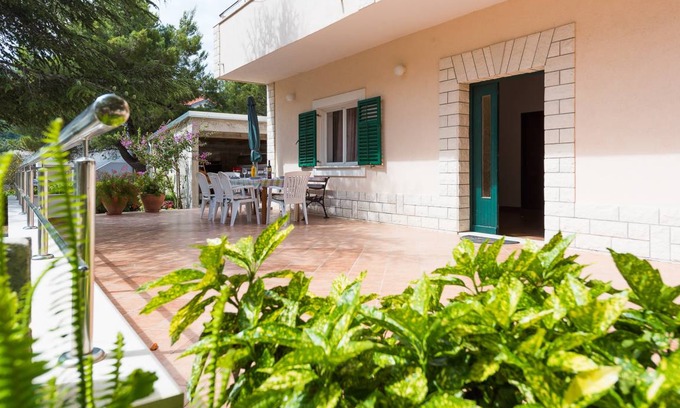 Grebastica Apartment | 69 m² Apartment ∙ 2 bedrooms ∙ 6 guests
